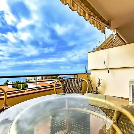 Playa De La Arena 1 Bedroom Apartment *