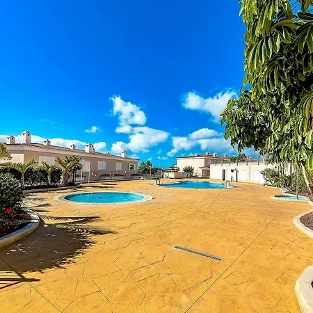 Playa De La Arena 1 Bedroom Apartment *